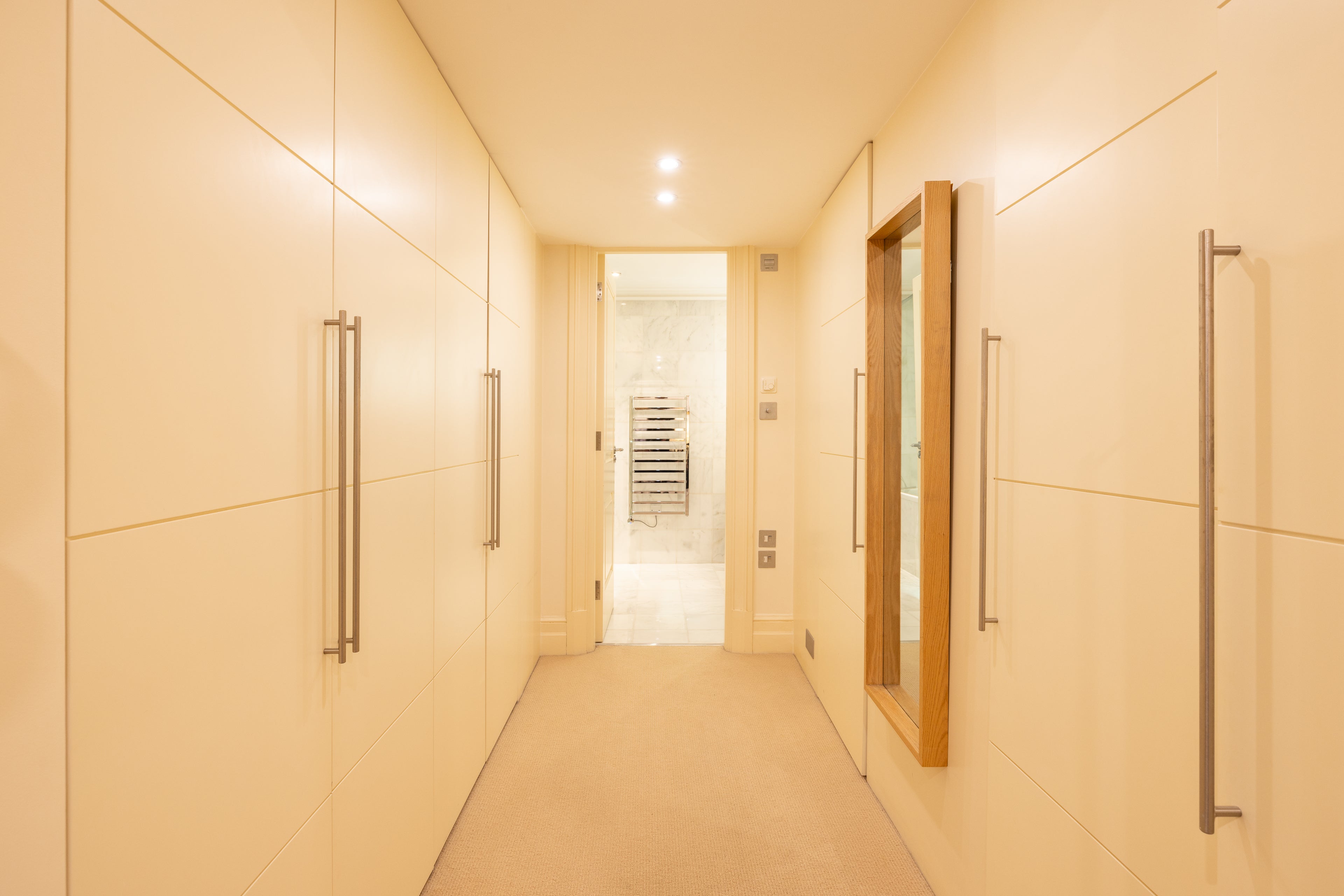 PADDINGTON | The Victorian Pub — Sleeps 8 • 4 Beds • 3 Baths