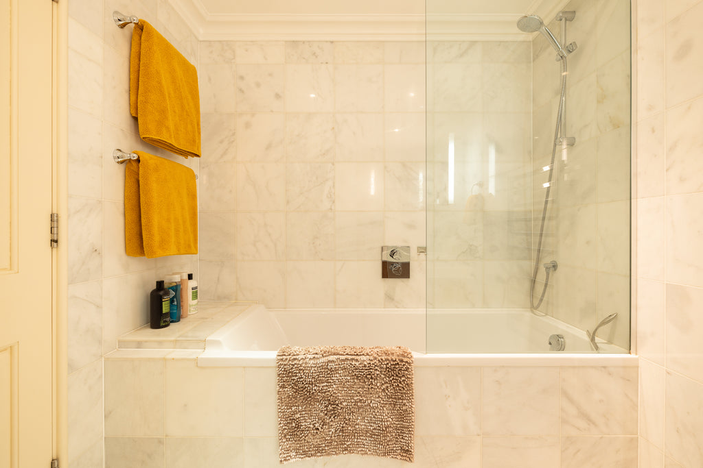 PADDINGTON | The Victorian Pub — Sleeps 8 • 4 Beds • 3 Baths