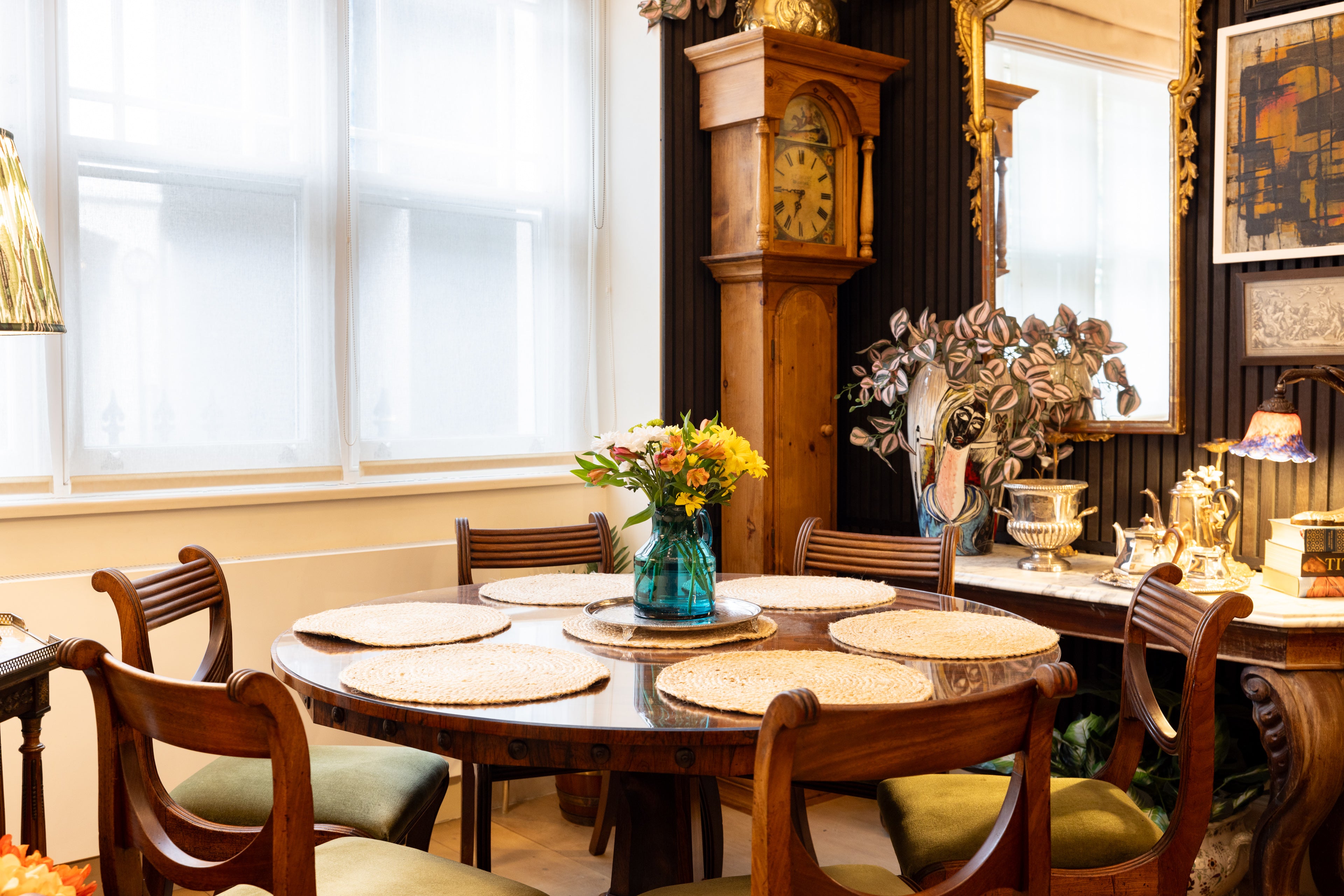 PADDINGTON | The Victorian Pub — Sleeps 8 • 4 Beds • 3 Baths