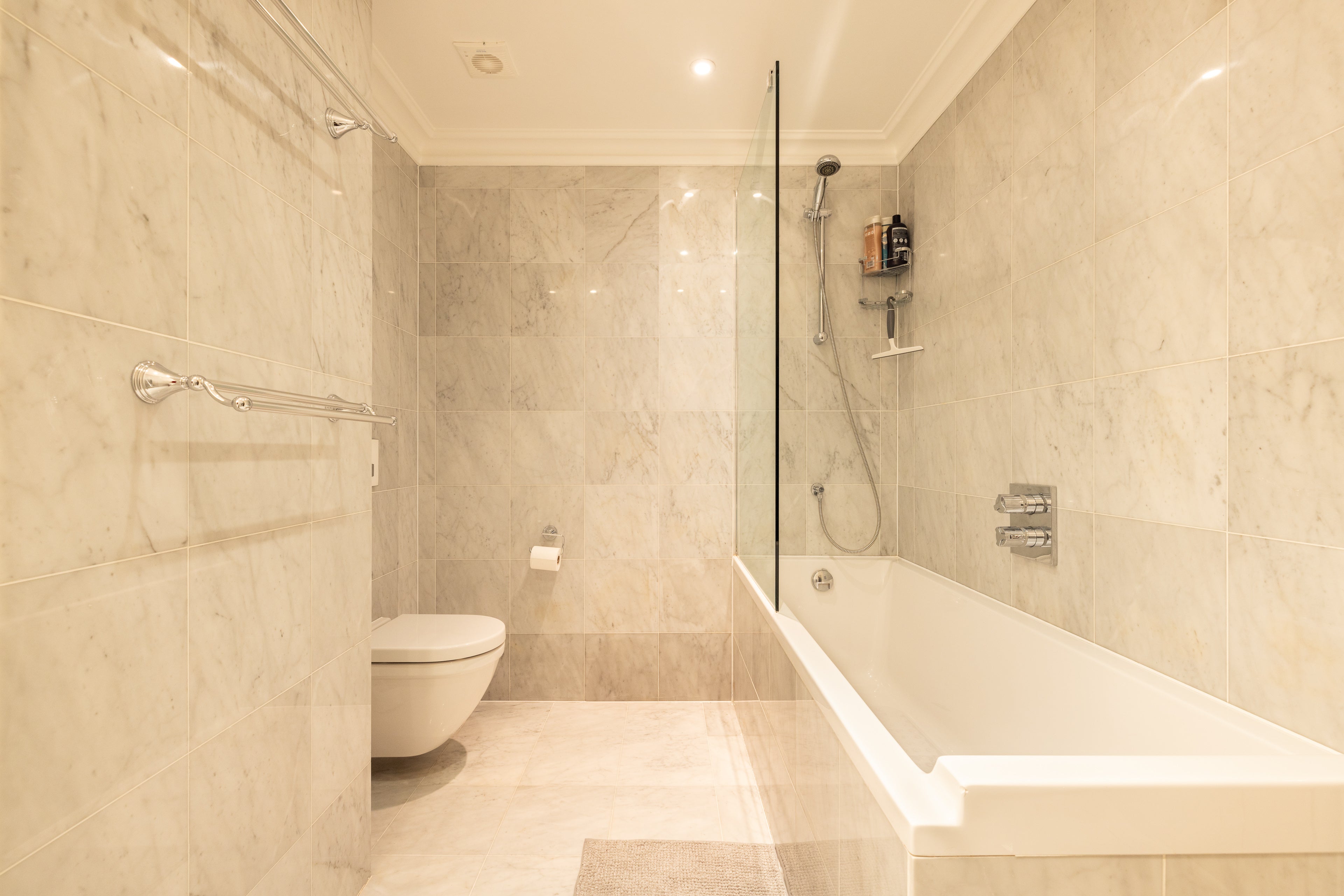 PADDINGTON | The Victorian Pub — Sleeps 8 • 4 Beds • 3 Baths
