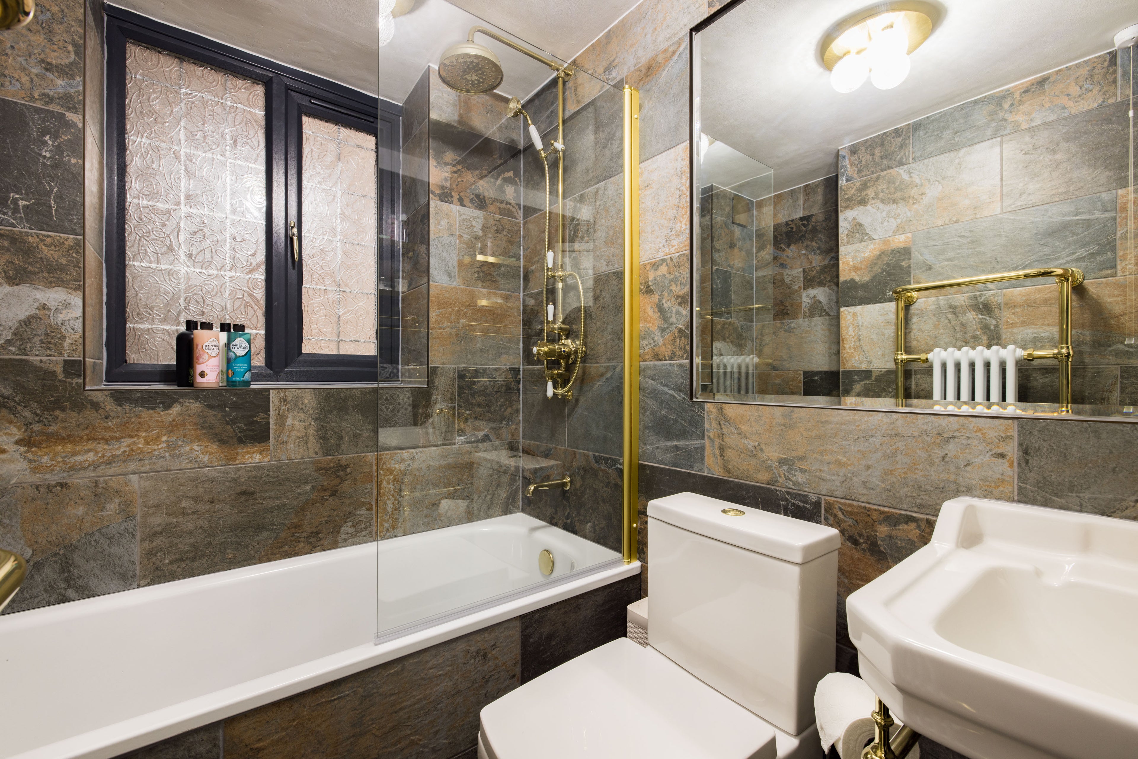 MAYFAIR | The Penthouse — Sleeps 6 • 3 Beds • 2 Baths
