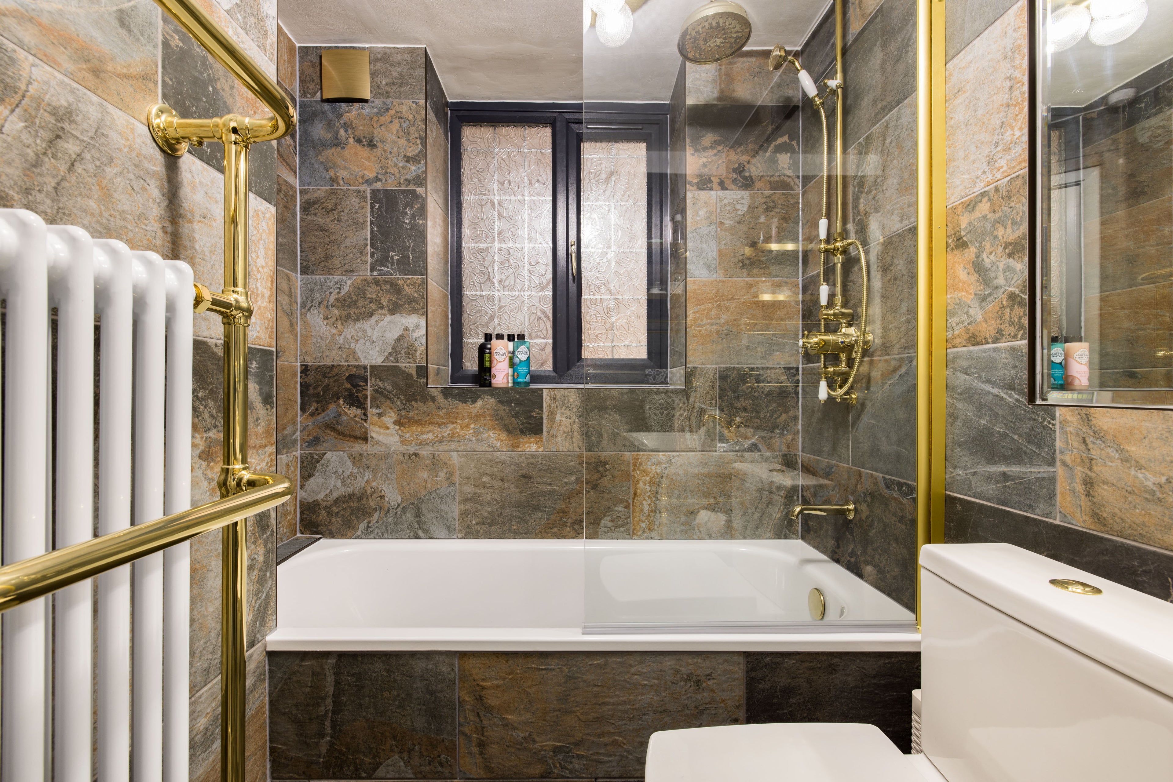 MAYFAIR | The Penthouse — Sleeps 6 • 3 Beds • 2 Baths