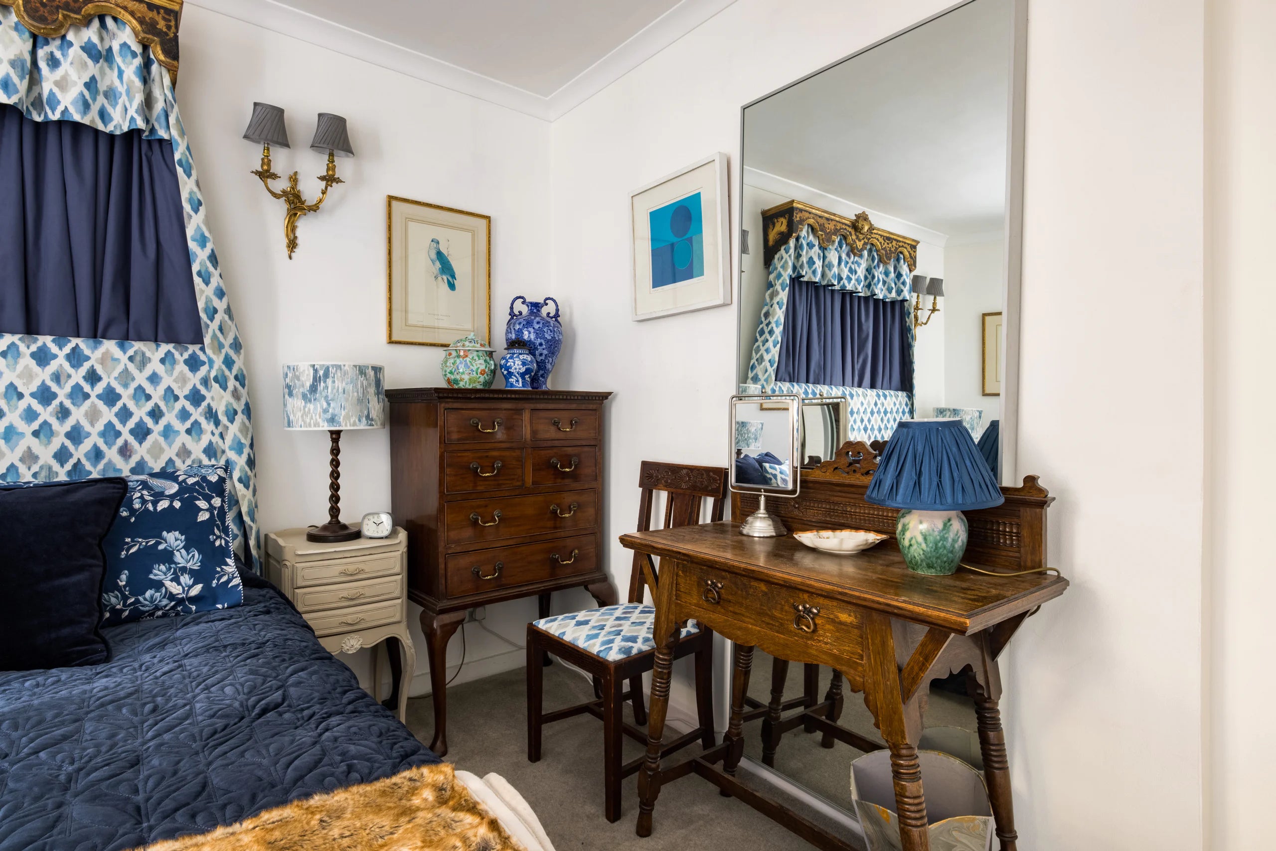 MAYFAIR | 1729 Berkeley Square Residence — Sleeps 6 • 3 Beds • 1 Bath