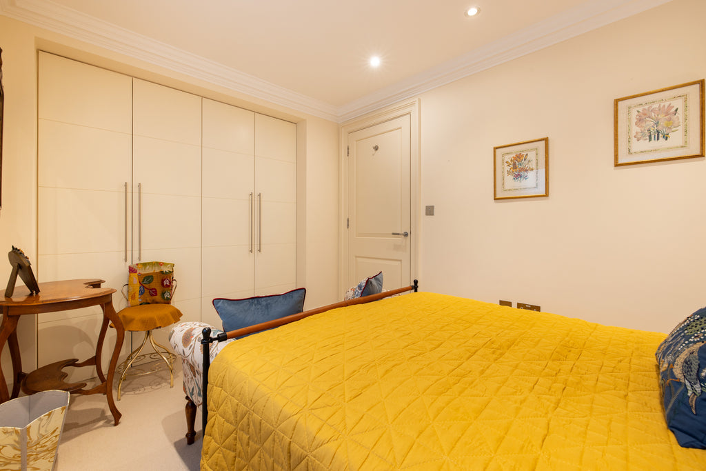 PADDINGTON | 1841 Victorian Residence — Sleeps 6 • 3 Beds • 2.5 Baths
