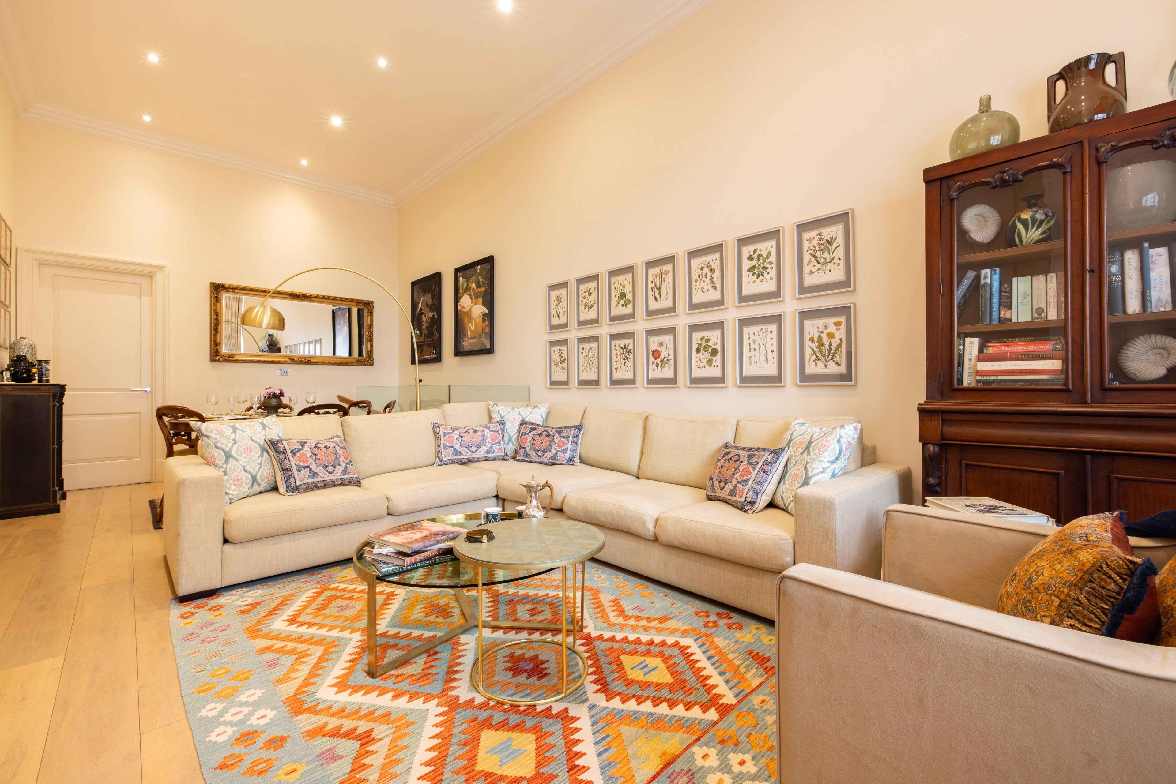 PADDINGTON | 1841 Victorian Residence — Sleeps 6 • 3 Beds • 2.5 Baths