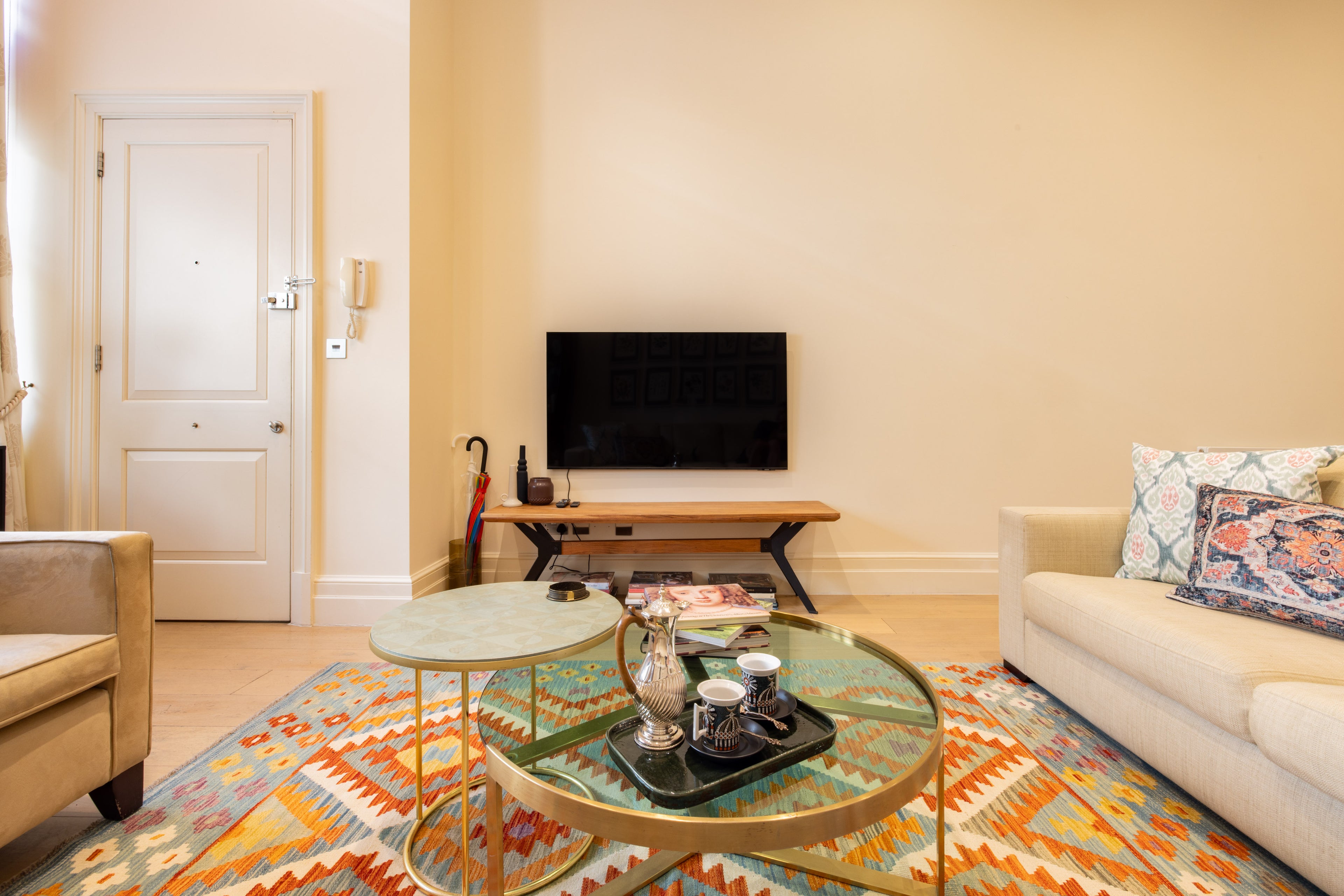 PADDINGTON | 1841 Victorian Residence — Sleeps 6 • 3 Beds • 2.5 Baths