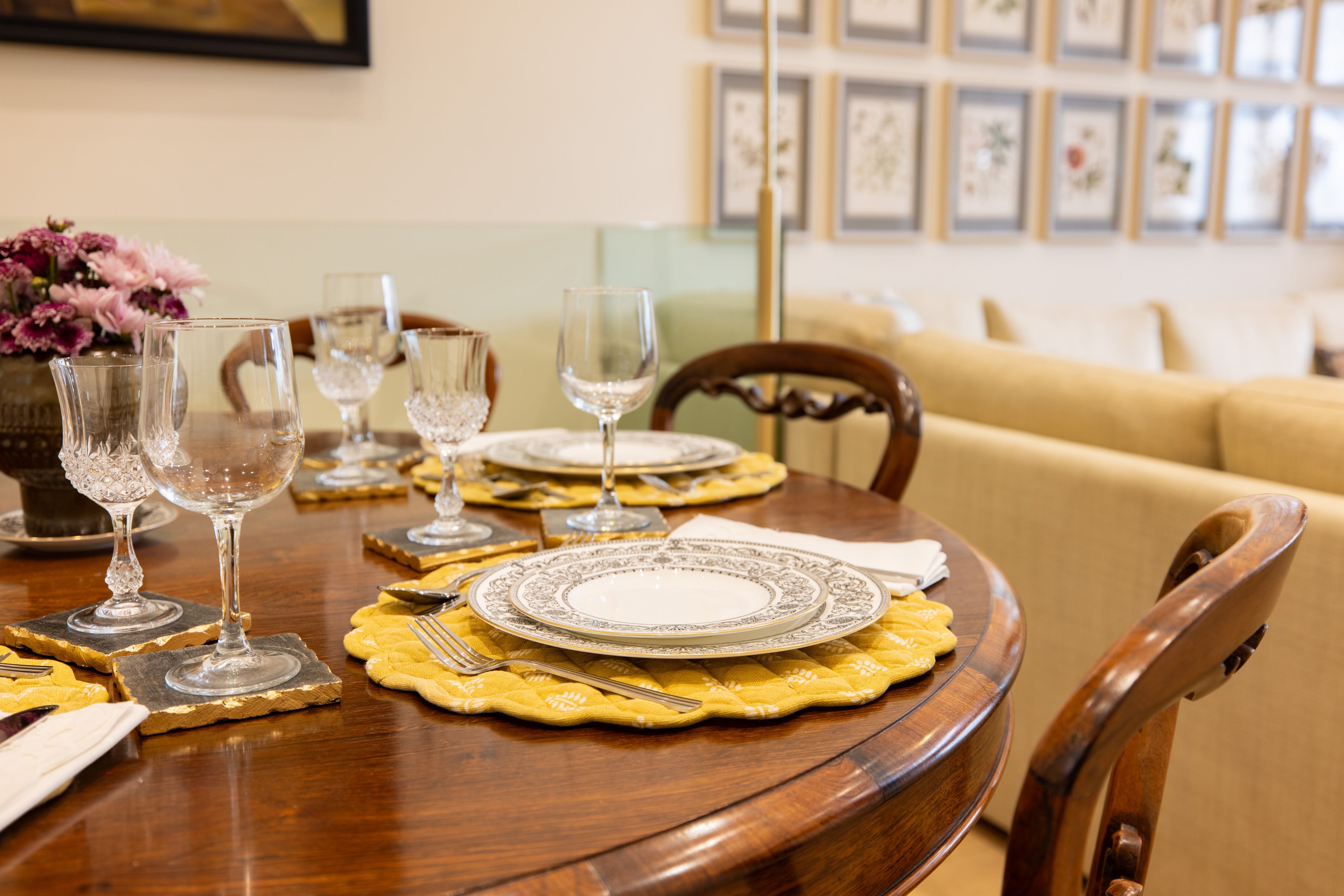 PADDINGTON | 1841 Victorian Residence — Sleeps 6 • 3 Beds • 2.5 Baths