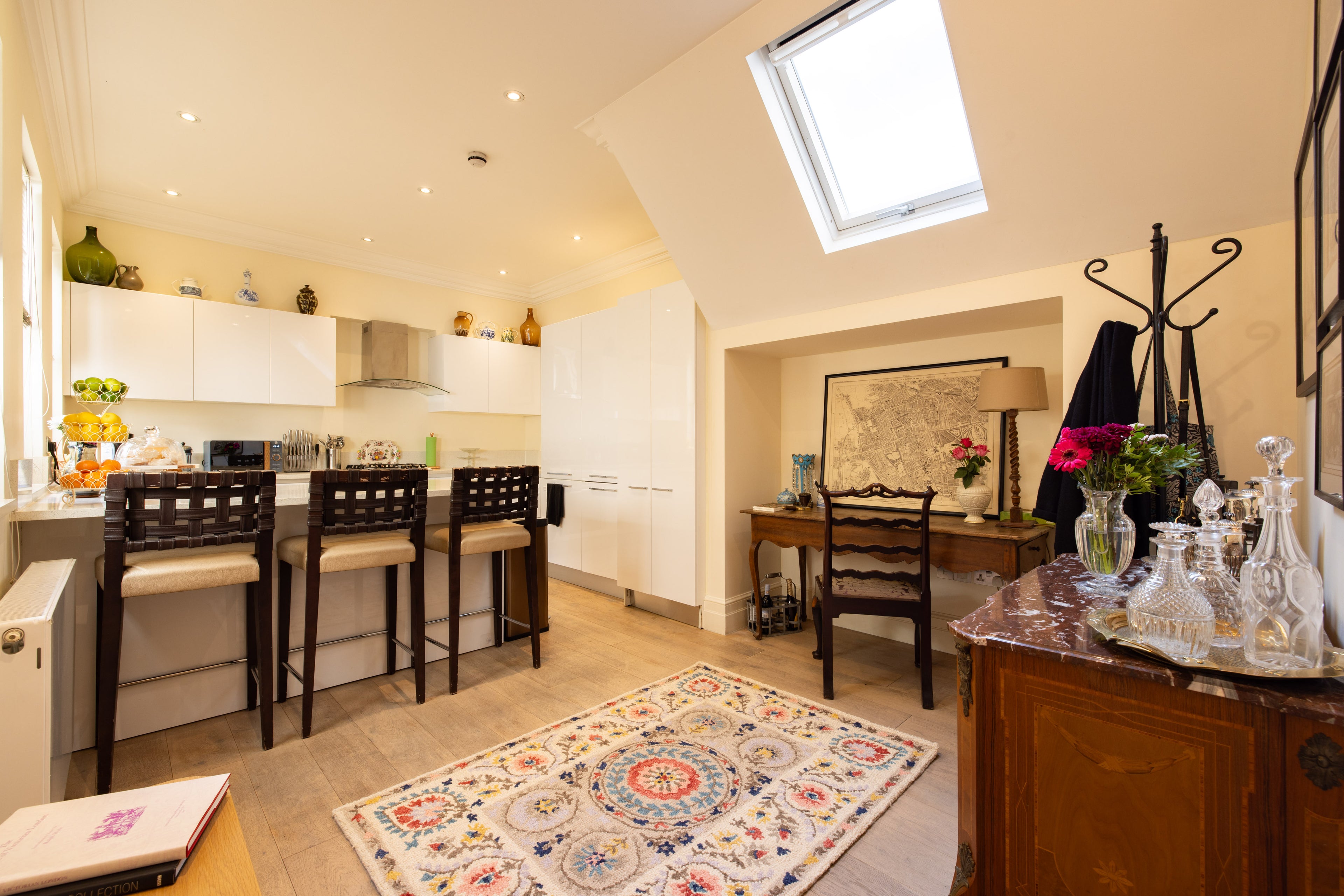 PADDINGTON | 1841 Victorian Residence — Sleeps 6 • 3 Beds • 2.5 Baths