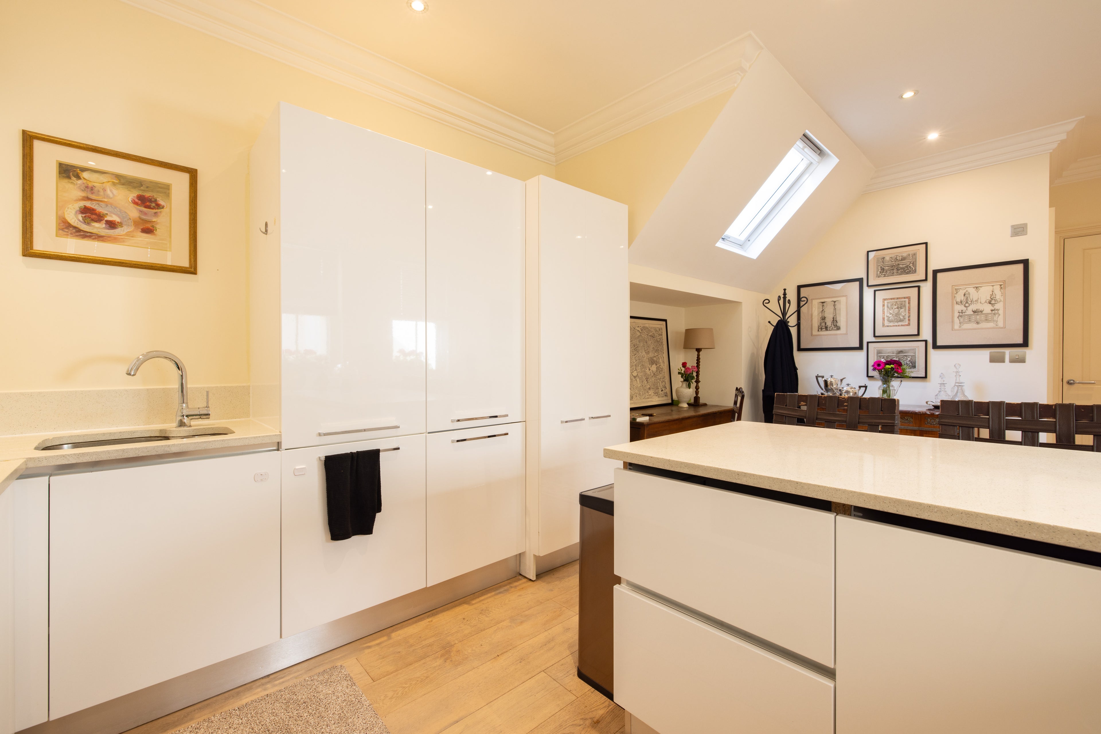 PADDINGTON | 1841 Victorian Residence — Sleeps 6 • 3 Beds • 2.5 Baths