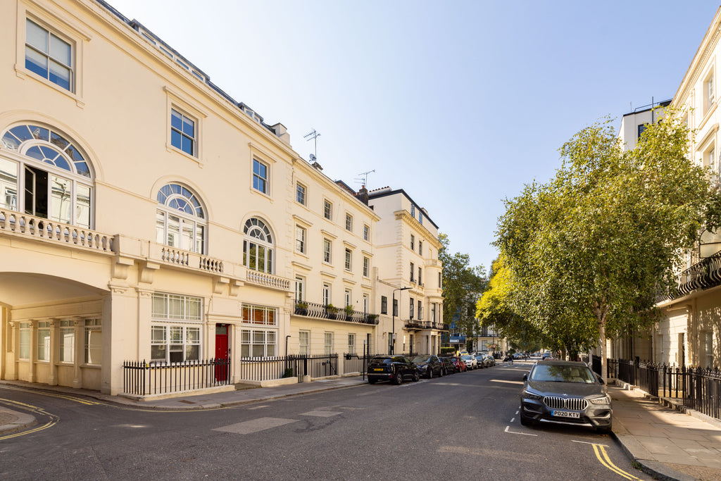 PADDINGTON | 1841 Victorian Residence — Sleeps 6 • 3 Beds • 2.5 Baths