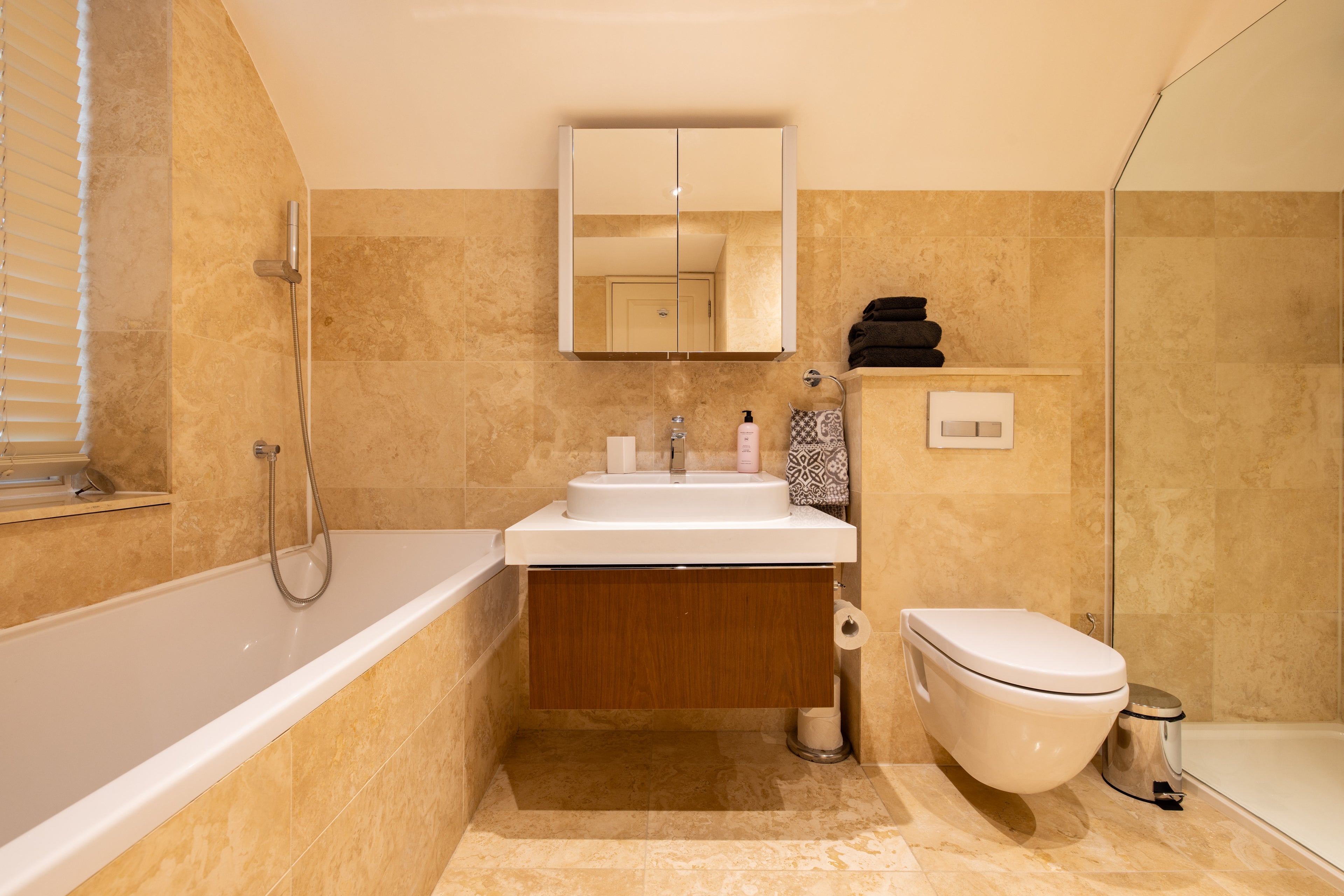 PADDINGTON | 1841 Victorian Residence — Sleeps 6 • 3 Beds • 2.5 Baths