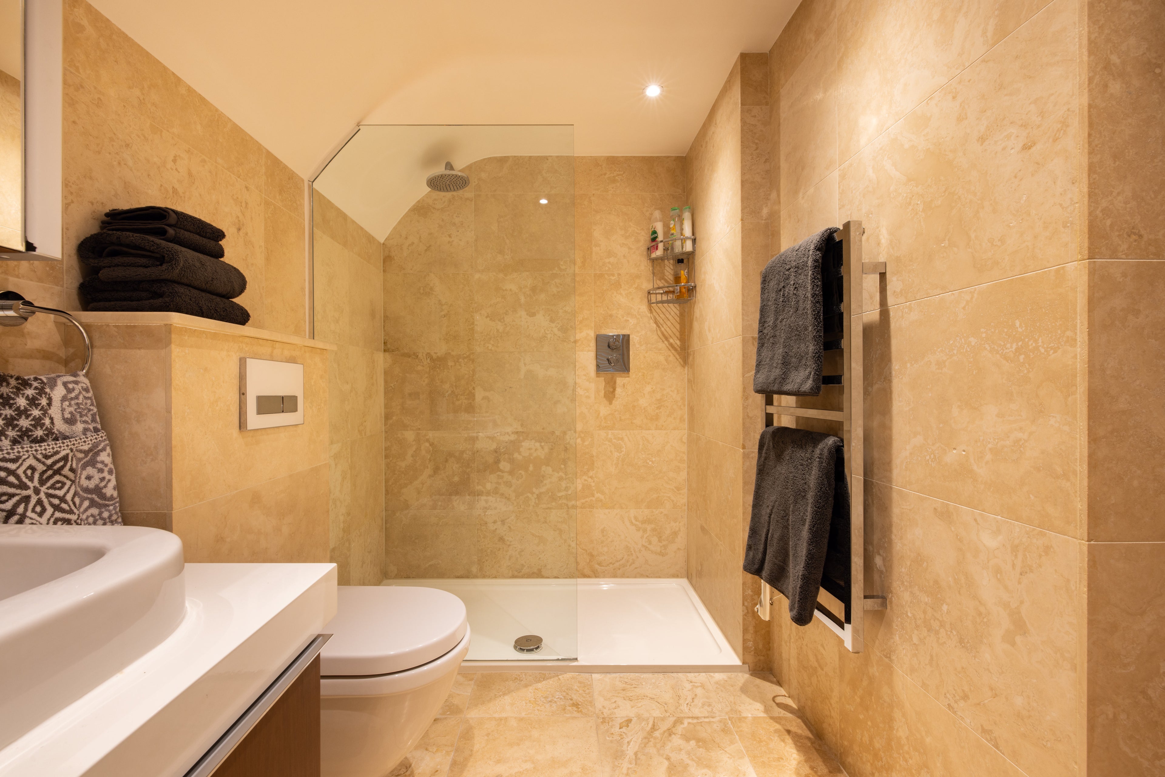 PADDINGTON | 1841 Victorian Residence — Sleeps 6 • 3 Beds • 2.5 Baths