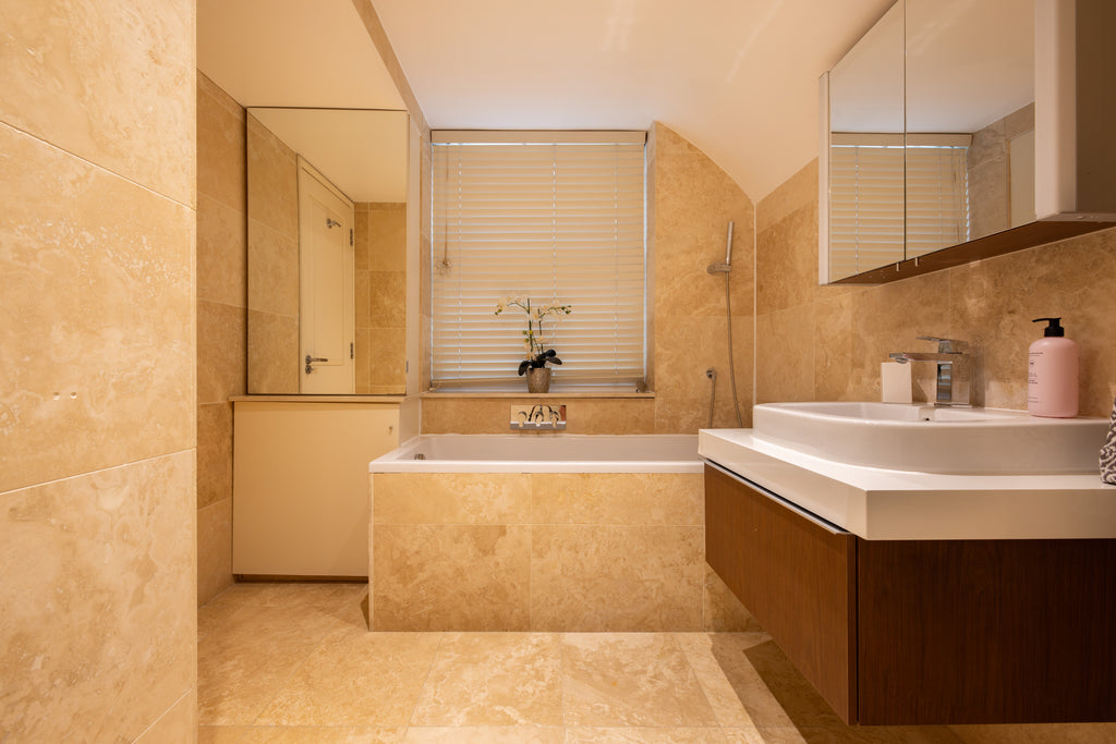 PADDINGTON | 1841 Victorian Residence — Sleeps 6 • 3 Beds • 2.5 Baths