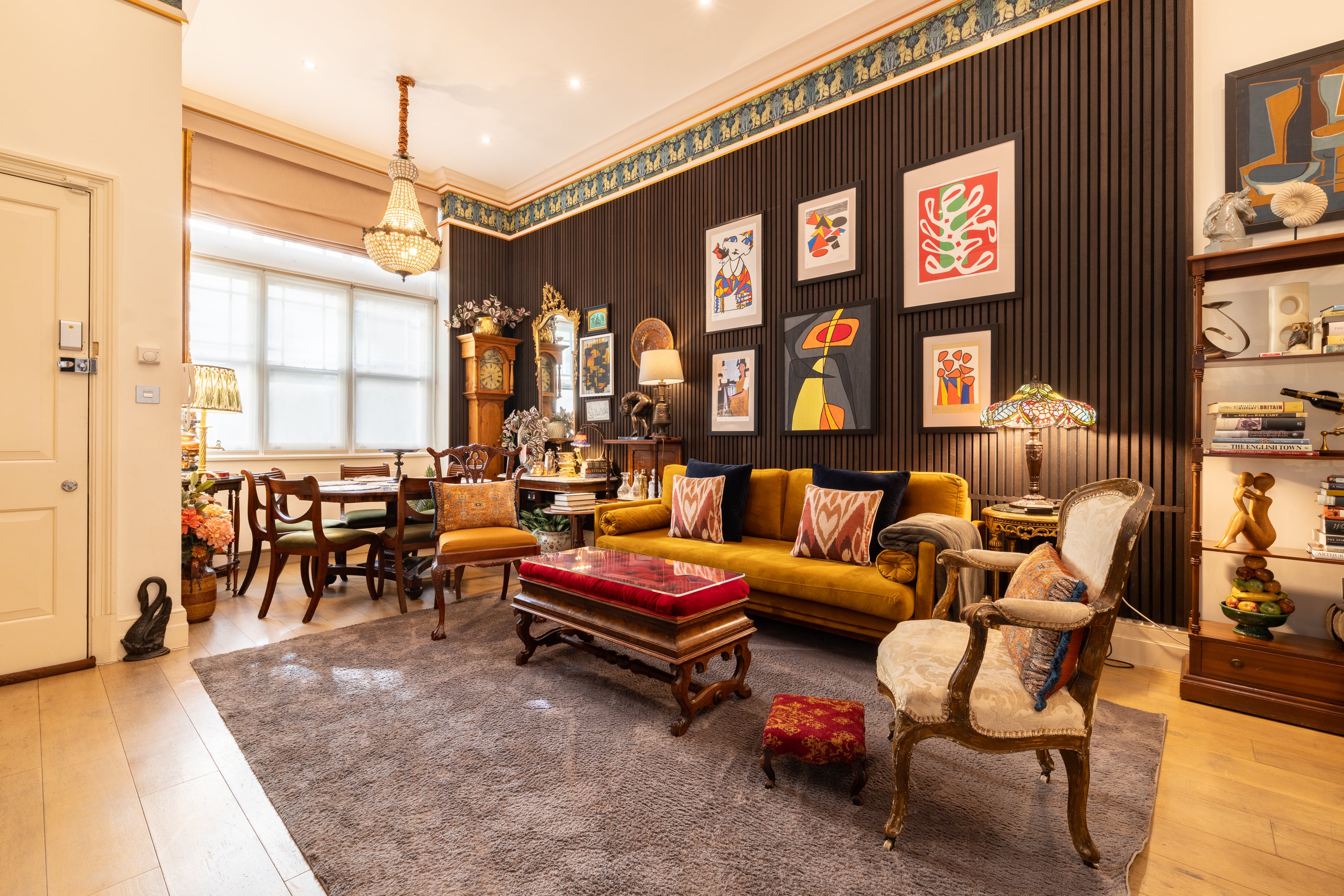 PADDINGTON | The Victorian Pub — Sleeps 8 • 4 Beds • 3 Baths