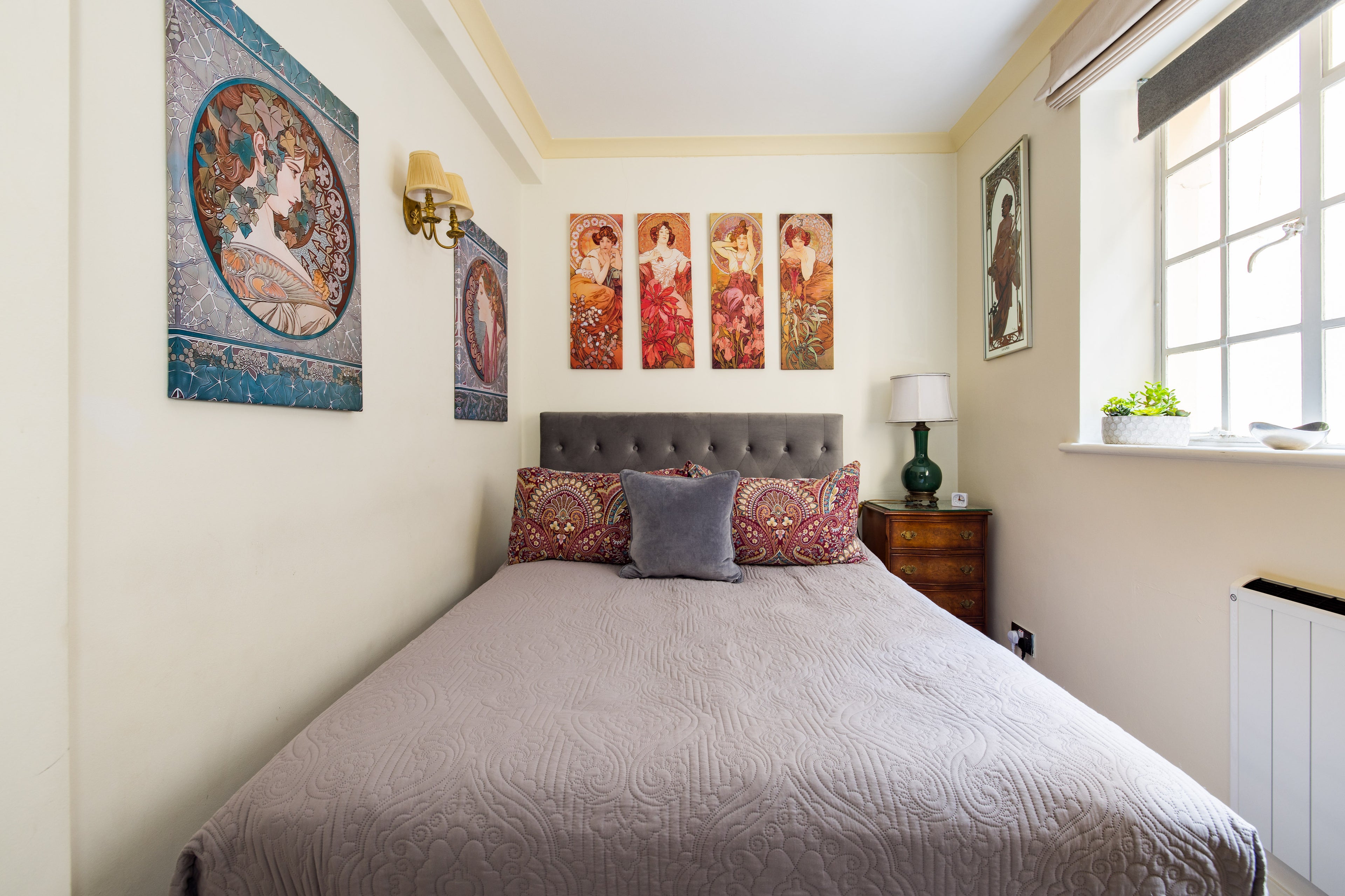 MAYFAIR | Art Nouveau Residence — Sleeps 6 • 3 Beds • 1 Bath