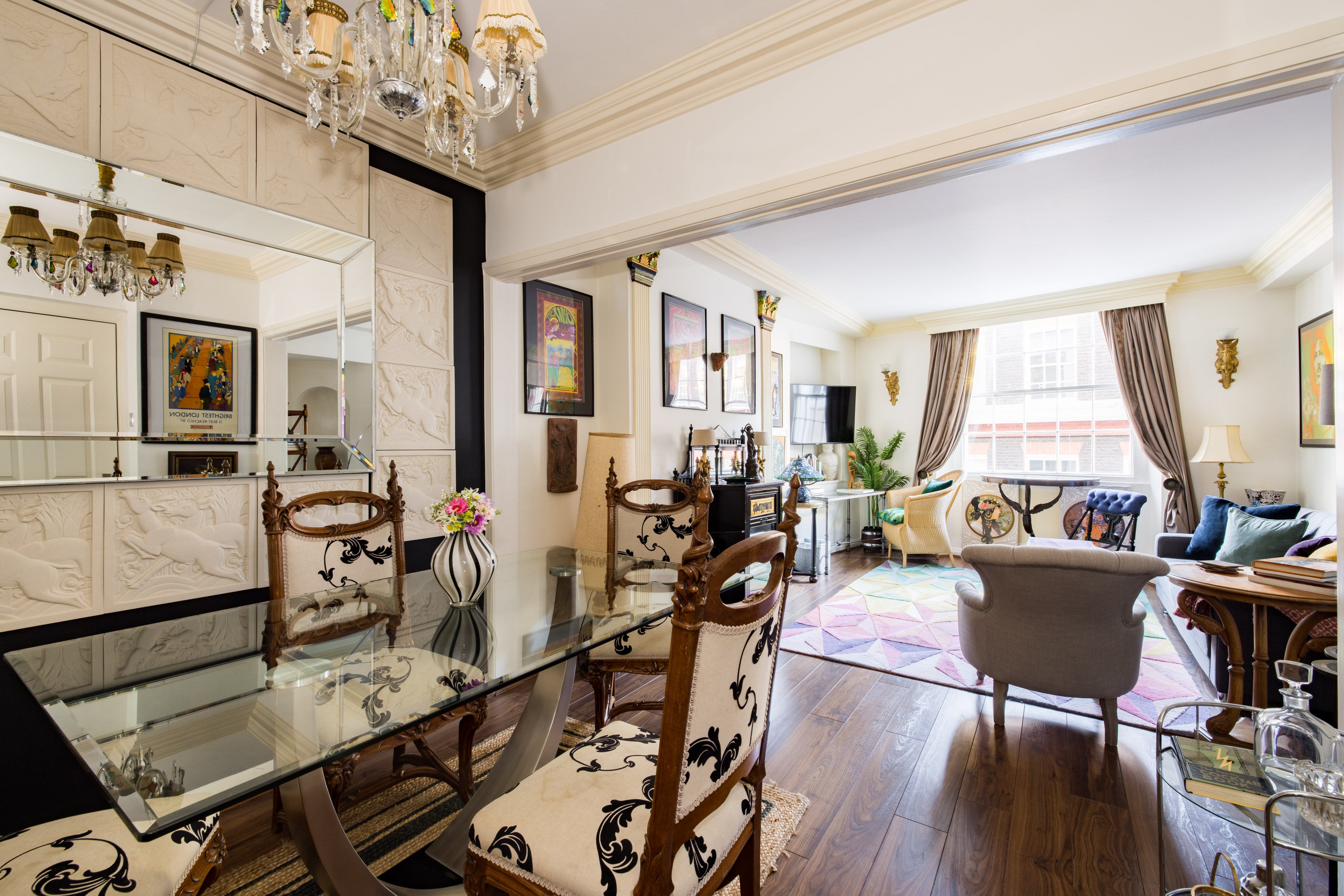 MAYFAIR | Art Nouveau Residence — Sleeps 6 • 3 Beds • 1 Bath