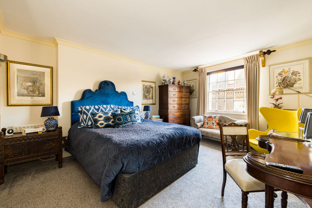 MAYFAIR | The Penthouse — Sleeps 6 • 3 Beds • 2 Baths