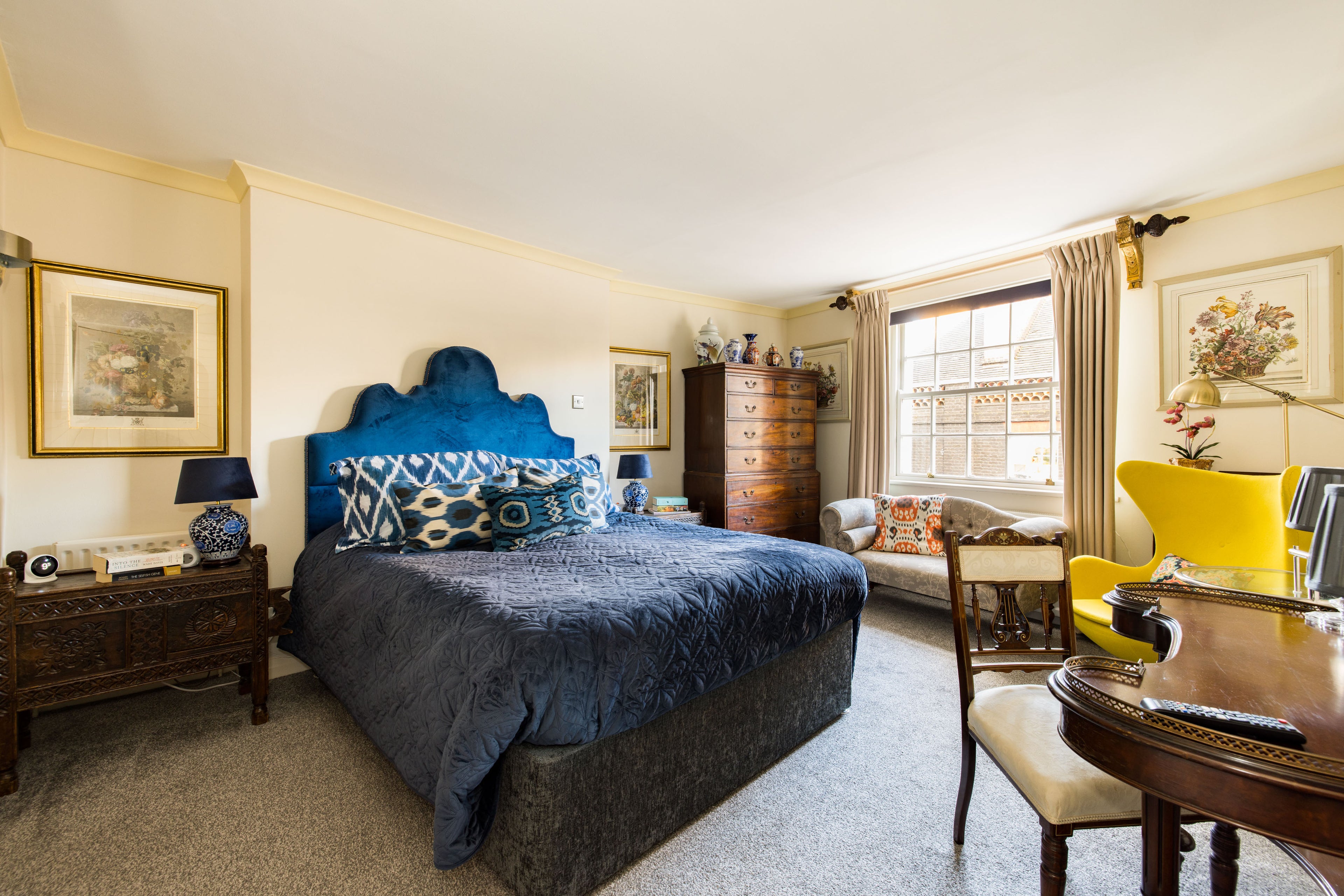MAYFAIR | The Penthouse — Sleeps 6 • 3 Beds • 2 Baths