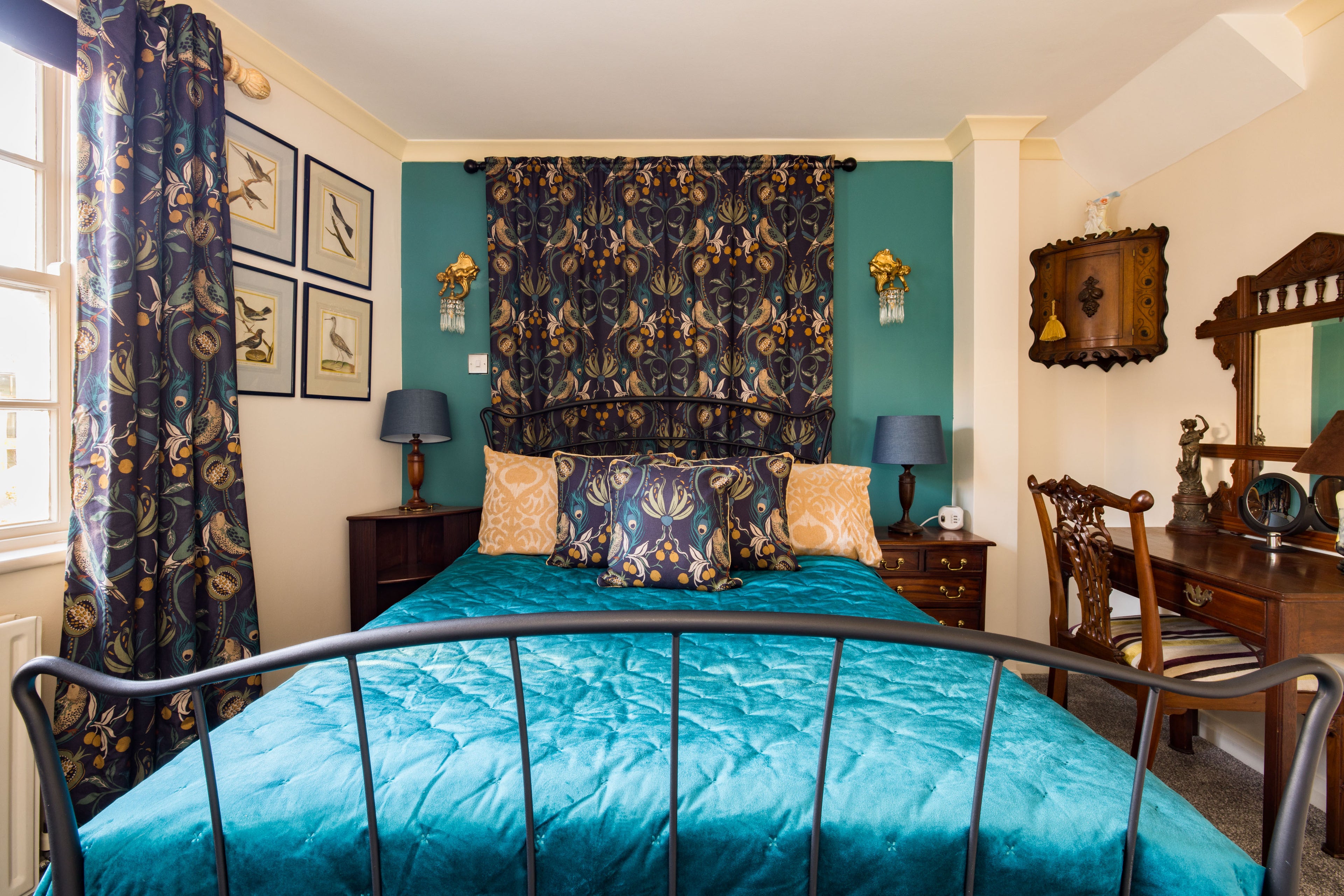 MAYFAIR | The Penthouse — Sleeps 6 • 3 Beds • 2 Baths