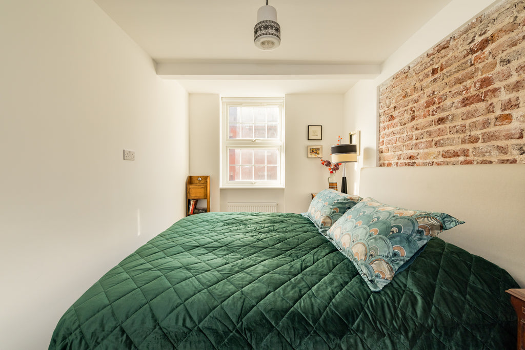 FITZROVIA | The 1760 Cleveland Residence — Sleeps 4 • 2 Beds • 1 Bath