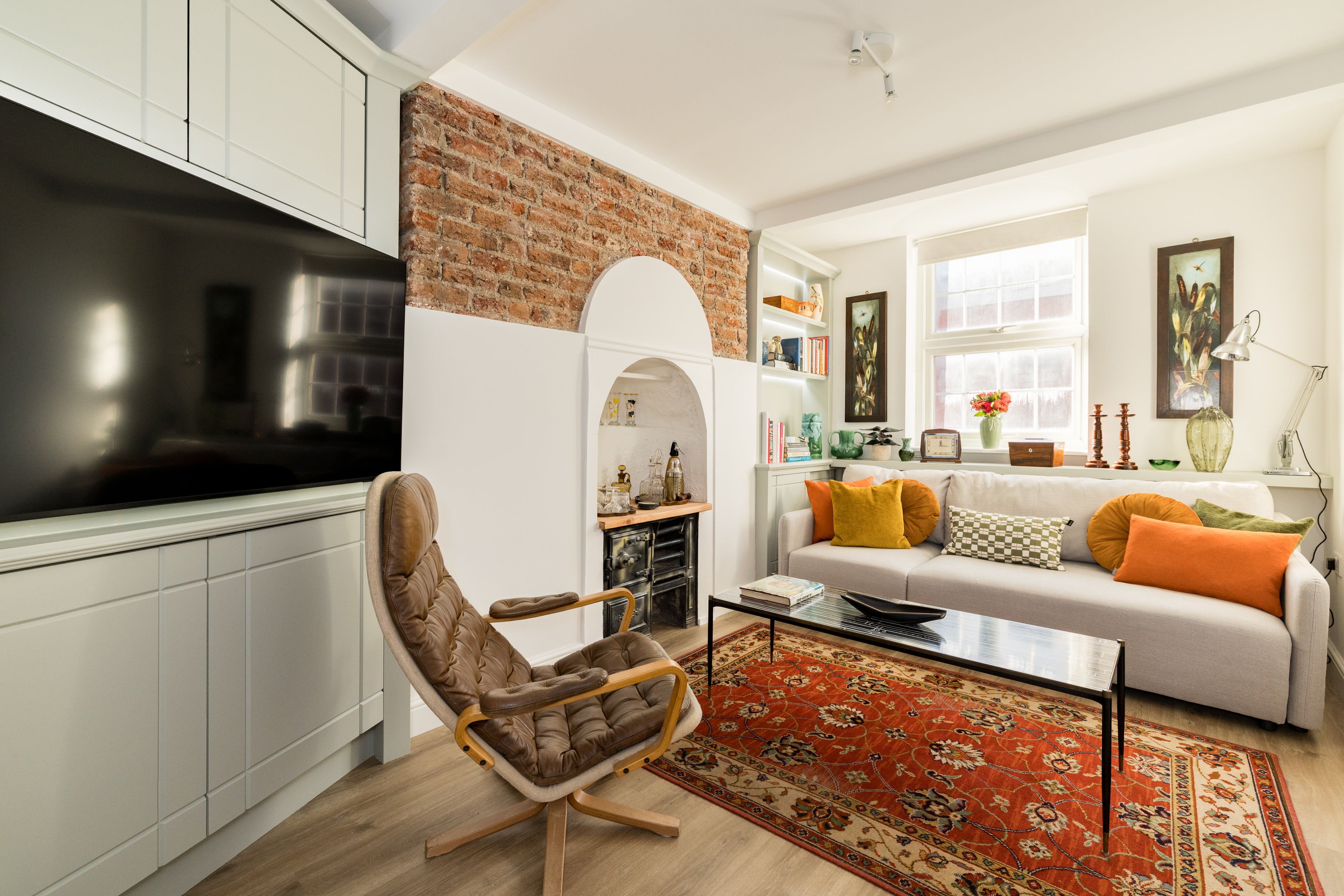 FITZROVIA | The 1760 Cleveland Residence — Sleeps 4 • 2 Beds • 1 Bath