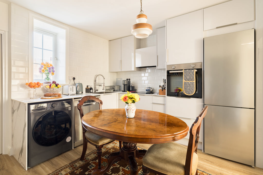 FITZROVIA | The 1760 Cleveland Residence — Sleeps 4 • 2 Beds • 1 Bath