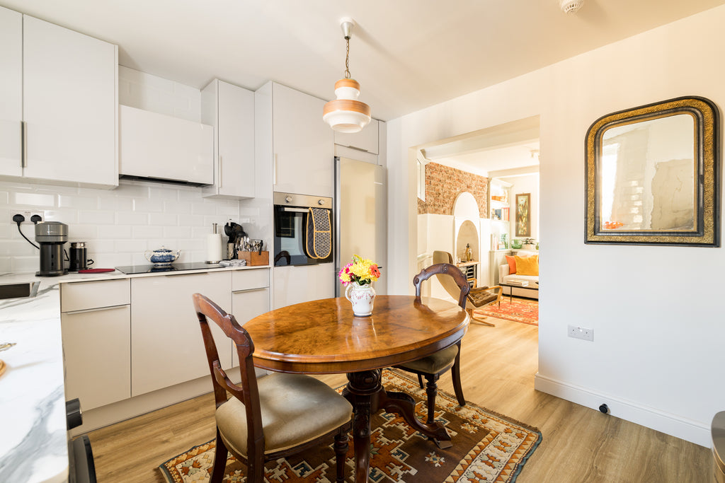FITZROVIA | The 1760 Cleveland Residence — Sleeps 4 • 2 Beds • 1 Bath