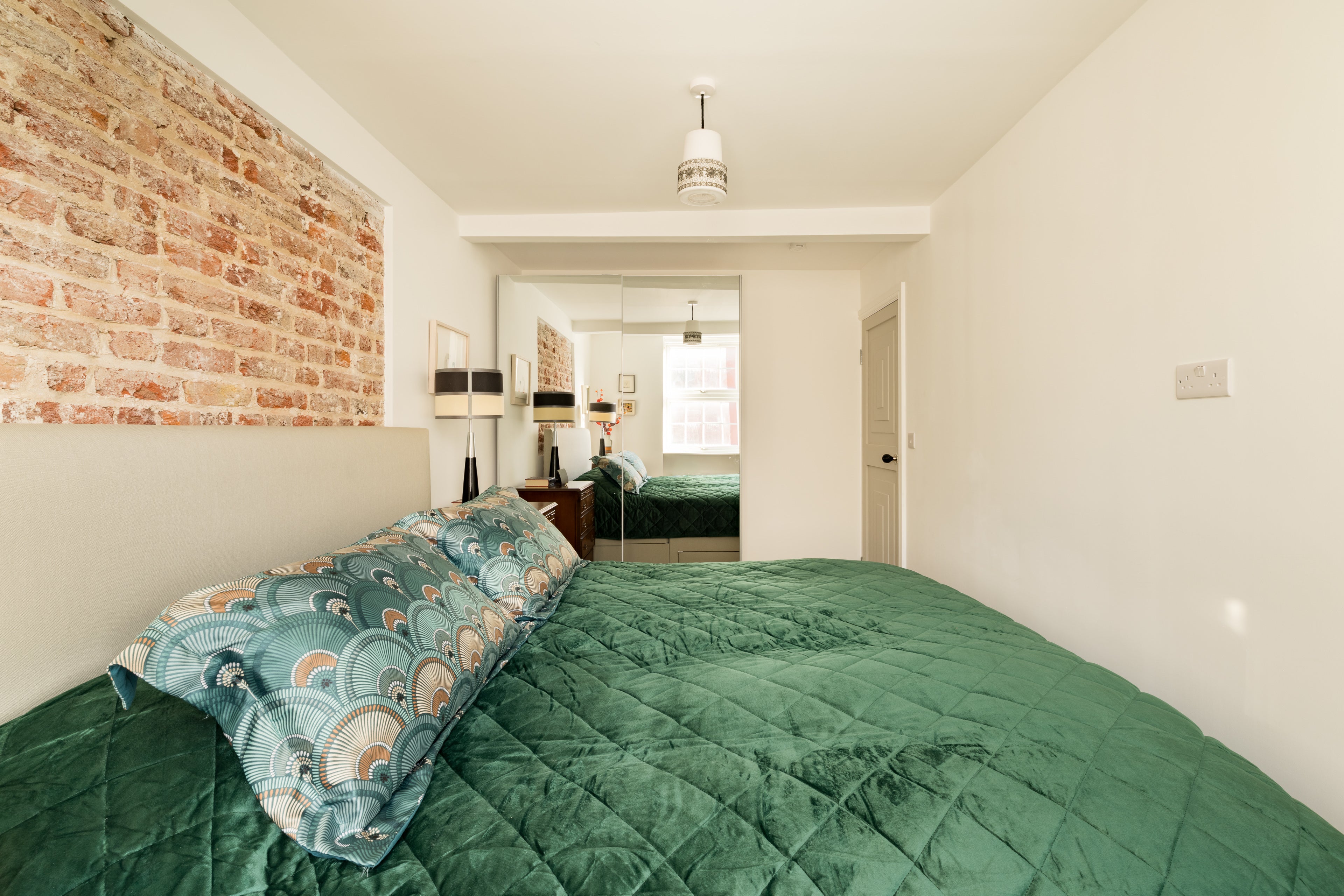 FITZROVIA | The 1760 Cleveland Residence — Sleeps 4 • 2 Beds • 1 Bath