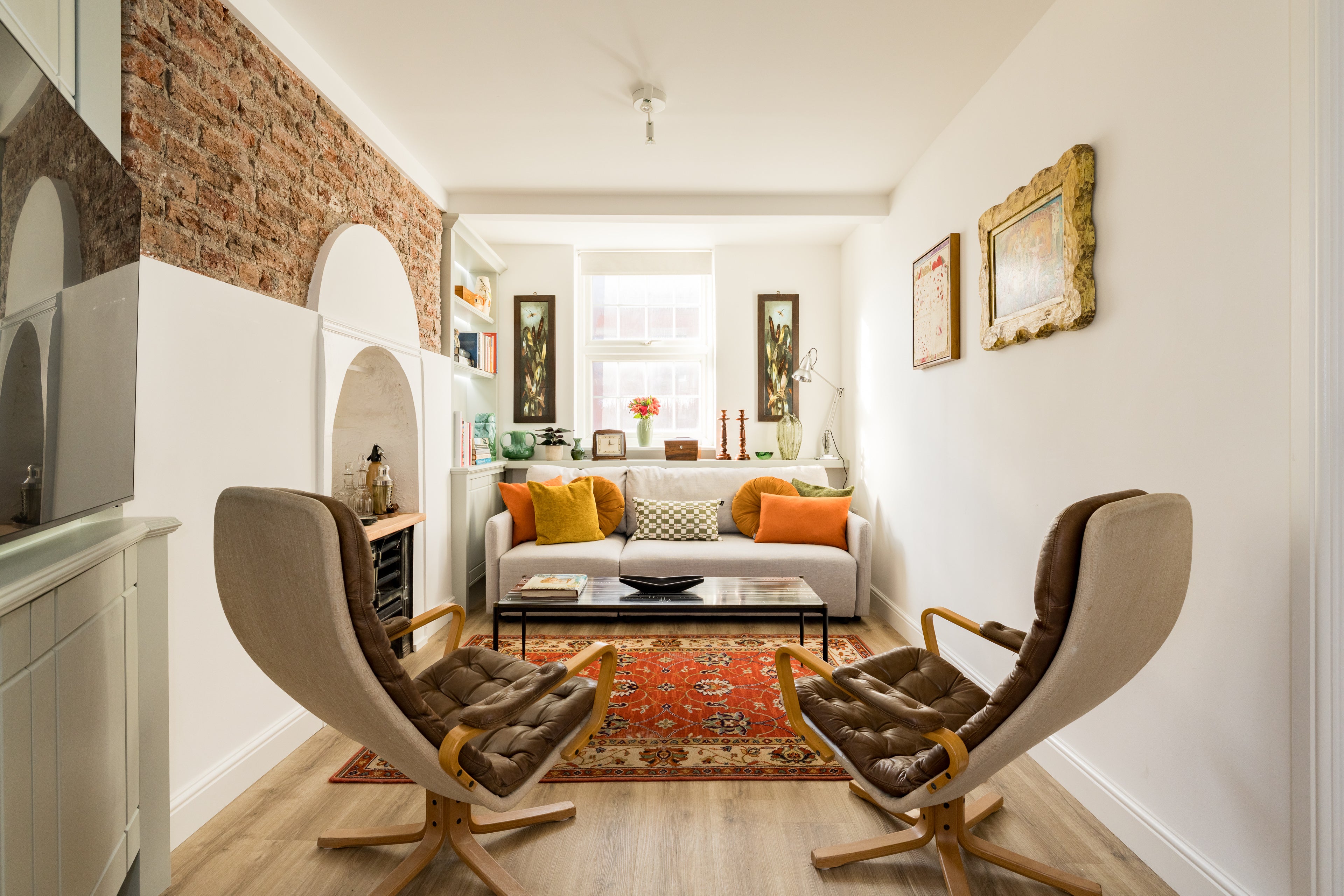 FITZROVIA | The 1760 Cleveland Residence — Sleeps 4 • 2 Beds • 1 Bath